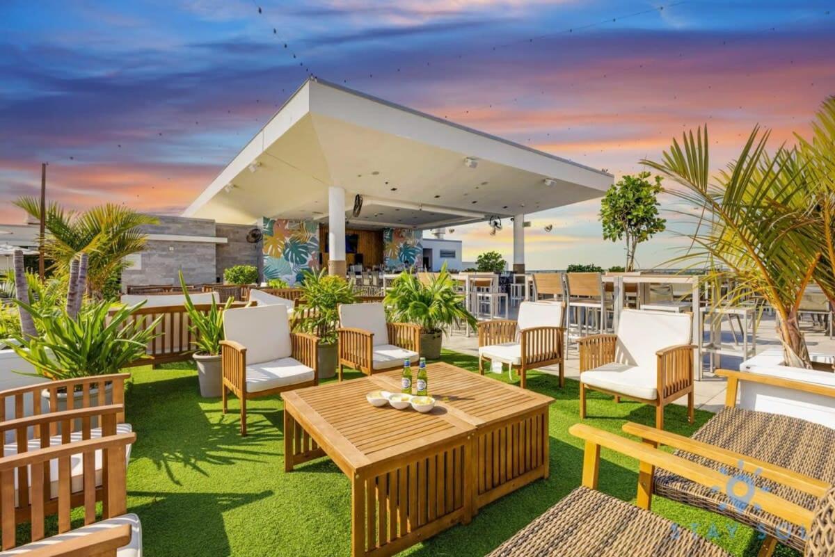 Apartment With Bay View Balcony - Pool - Up To 6 - Gym Hollywood Zewnętrze zdjęcie
